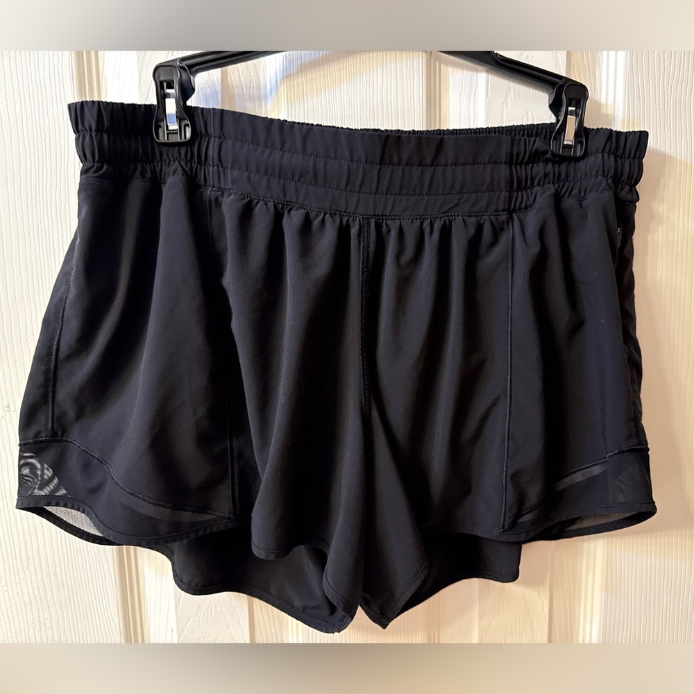 EUC Lululemon Hotty Hot Short